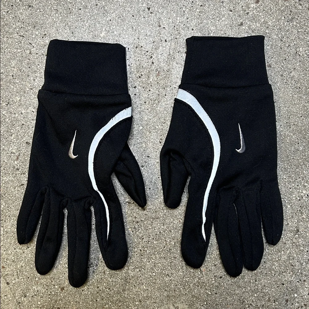 Nike black gloves